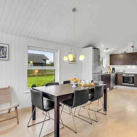 Holiday home Lovely In With Wifi
